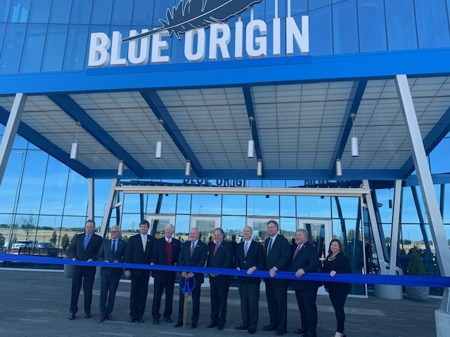 https://commons.wikimedia.org/wiki/File:Blue_Origin_-_Huntsville_01.jpg